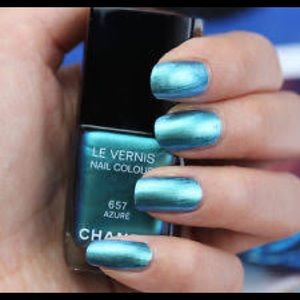 chanel nail colour #657 azure